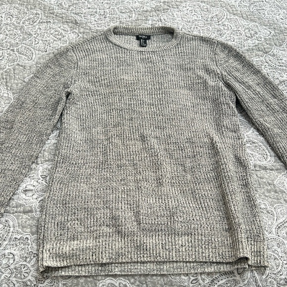 Men’s Knit Sweater - Picture 1 of 4